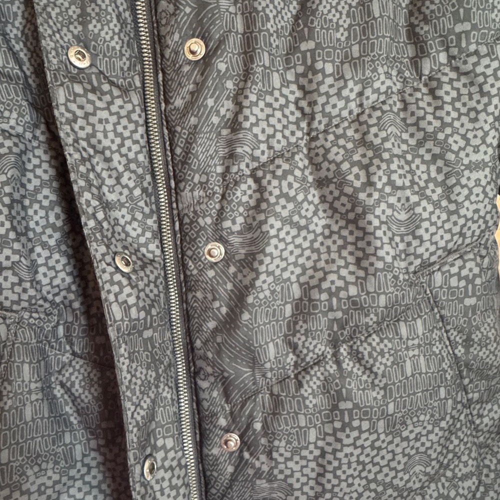 Patagonia GeoHarmony Insulated Puffer Jacket Black Gray Print Womens Small - Picture 4 of 4